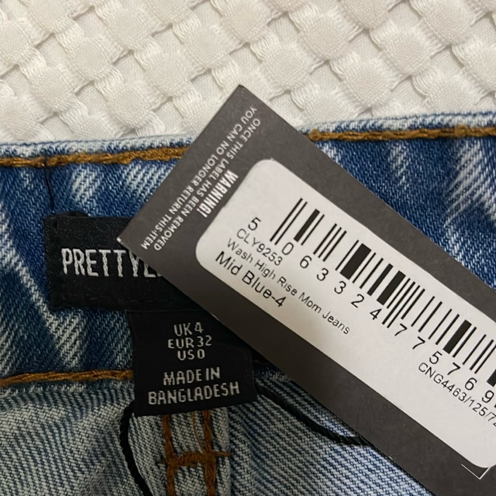 NWT- PrettyLittleThing- 0 & 4. Mom Jean - Picture 5 of 6